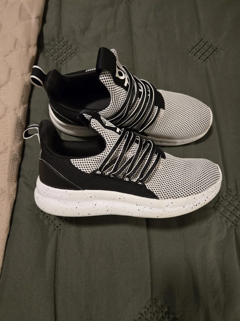 Adidas Kids No Tie Sneakers Size 4.5